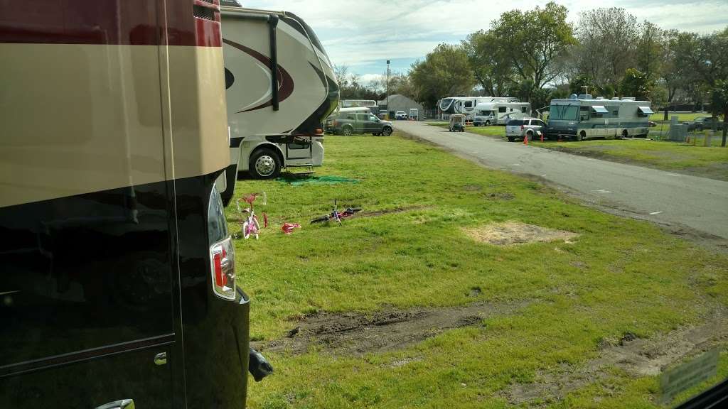 Alameda County Fairgrounds RV Park | Road 12, 2100 Valley Ave, Pleasanton, CA 94566, USA | Phone: (925) 426-3340