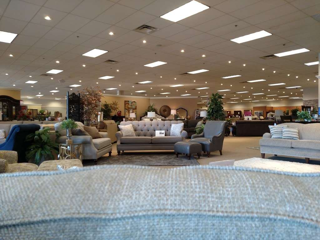 Value City Furniture | 200 US-22, Green Brook Township, NJ 08812, USA | Phone: (732) 752-0900