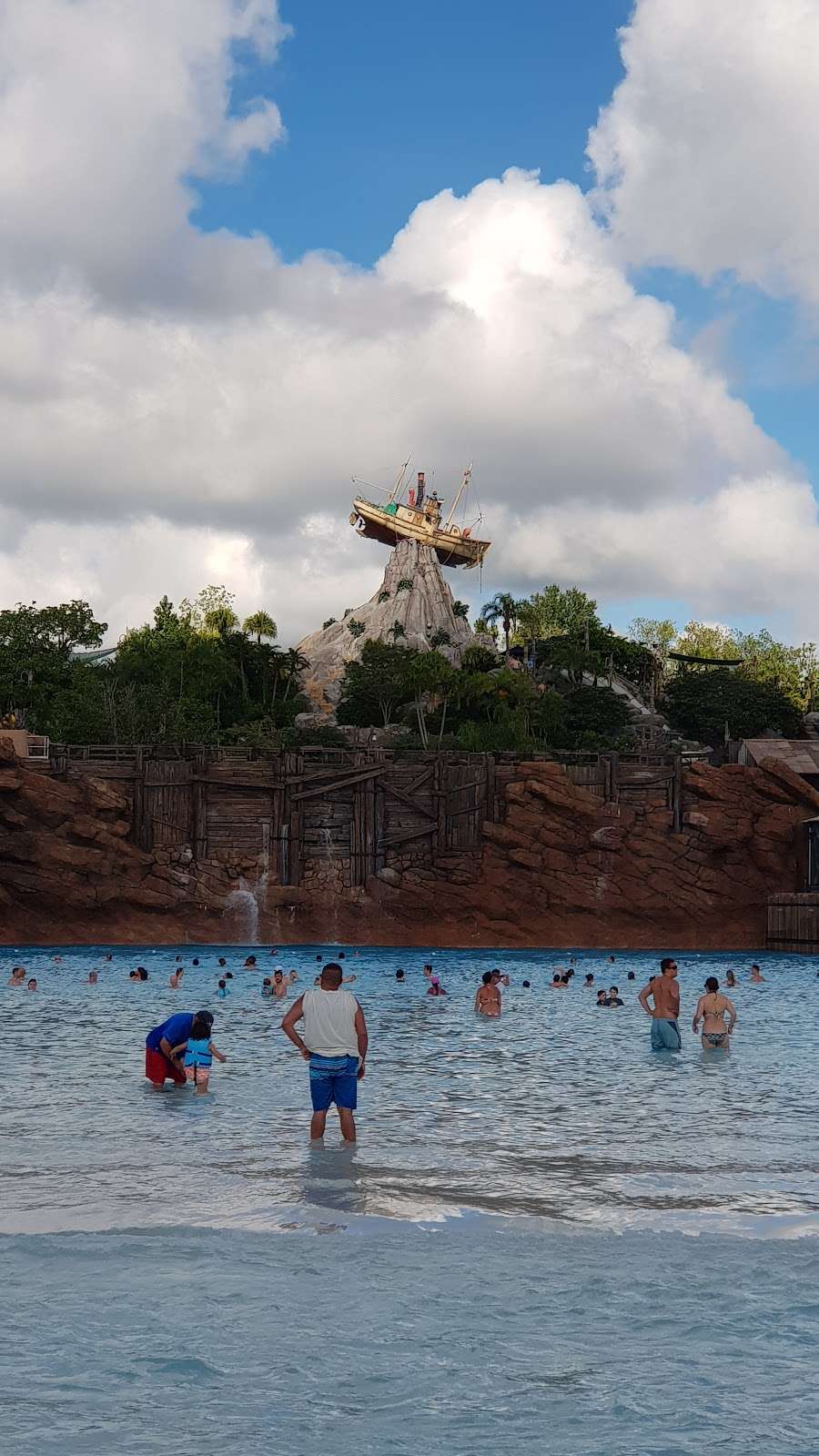 Typhoon Lagoon Surf Pool | Lake Buena Vista, FL 32830