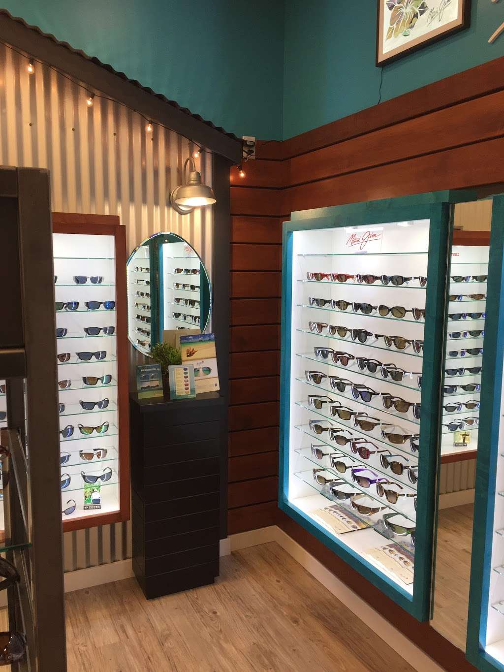 Roosters Sunglass | 8111 Concord Mills Boulevard #446, Concord, NC 28027 | Phone: (704) 979-7402