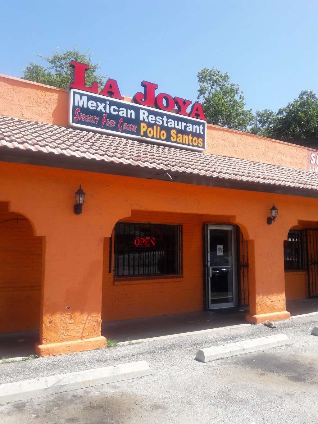 La Joya Mexican Restaurant | 2000, 510 S General McMullen Dr, San Antonio, TX 78237, USA | Phone: (210) 436-5188