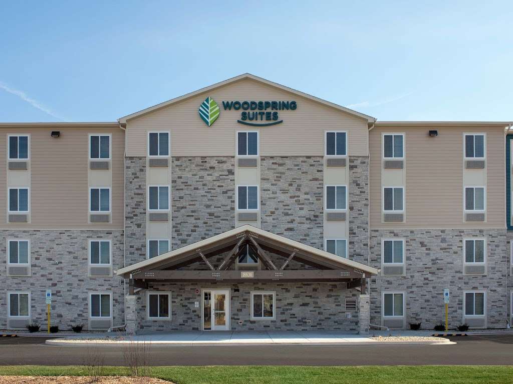 WoodSpring Suites Chicago Tinley Park | 18636 W Creek Dr, Tinley Park, IL 60477, USA | Phone: (708) 336-4696