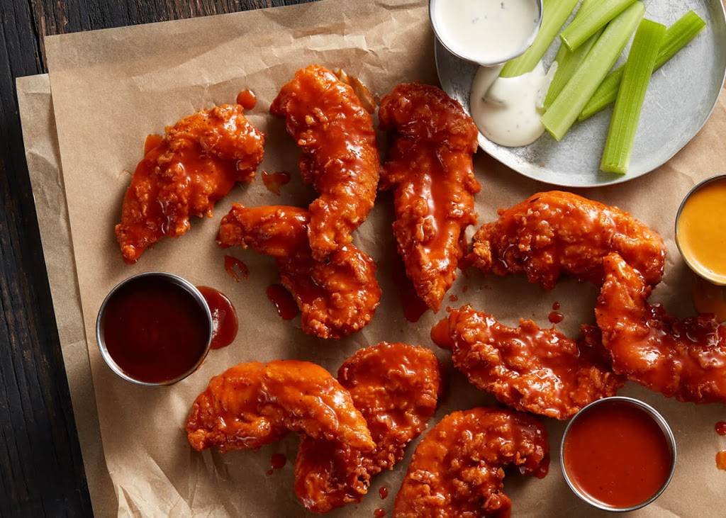 Zaxbys Chicken Fingers & Buffalo Wings | 10715 Dixie Hwy, Louisville, KY 40272, USA | Phone: (502) 271-6990