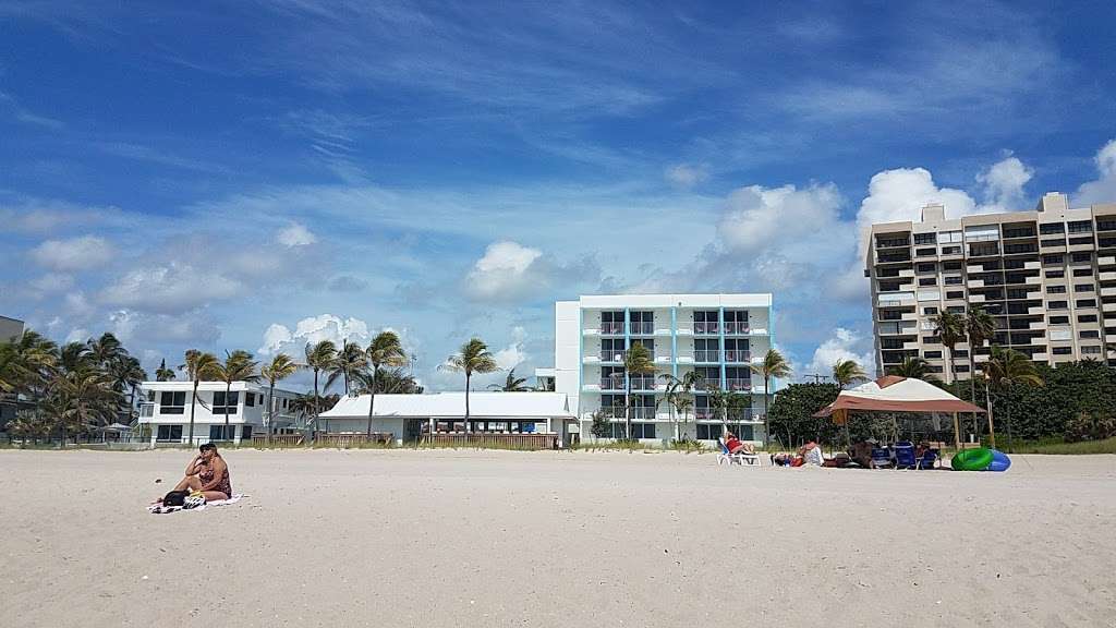 Pine Ave Volleyball Courts | 2 Pine Ave, Lauderdale-By-The-Sea, FL 33308, USA