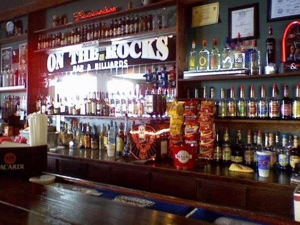 On The Rocks Bar | 776 S Old Baltimore Pike, Newark, DE 19702, USA | Phone: (302) 355-0909