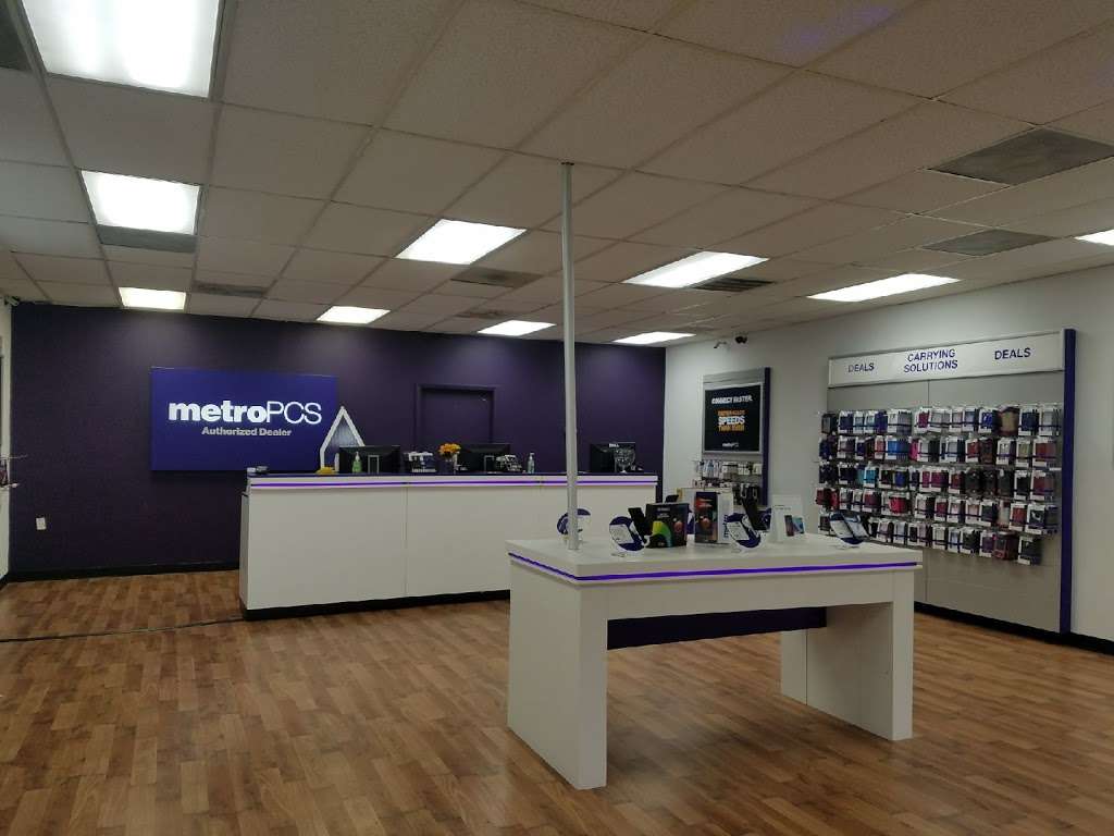 Metro by T-Mobile | 2504 Little Rock Rd, Charlotte, NC 28214, USA | Phone: (980) 819-5638