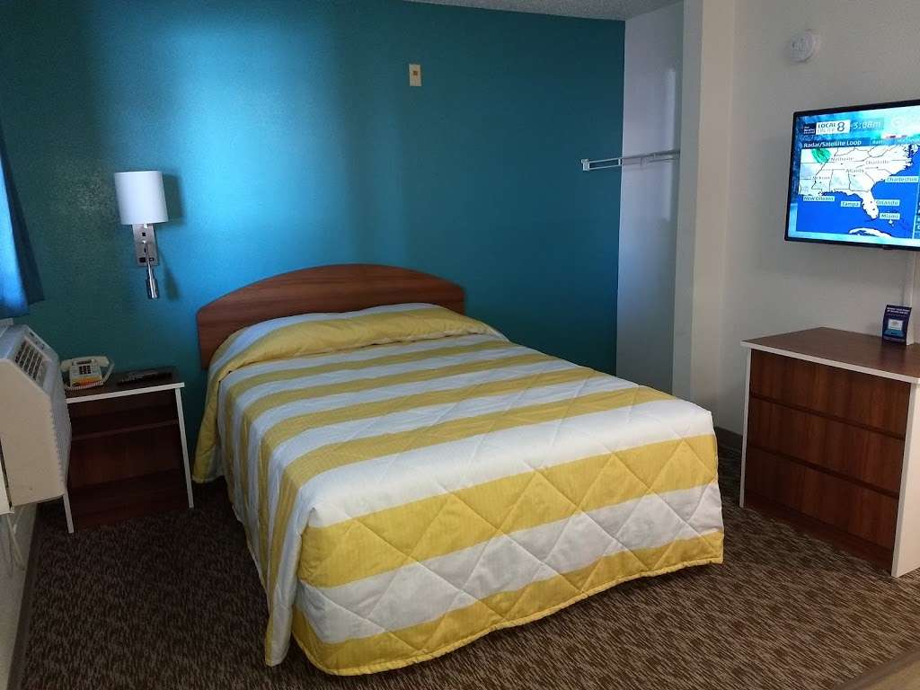 InTown Suites Extended Stay Houston TX - Cypress Station | 16909 Rolling Creek Dr, Houston, TX 77090, USA | Phone: (281) 587-1177