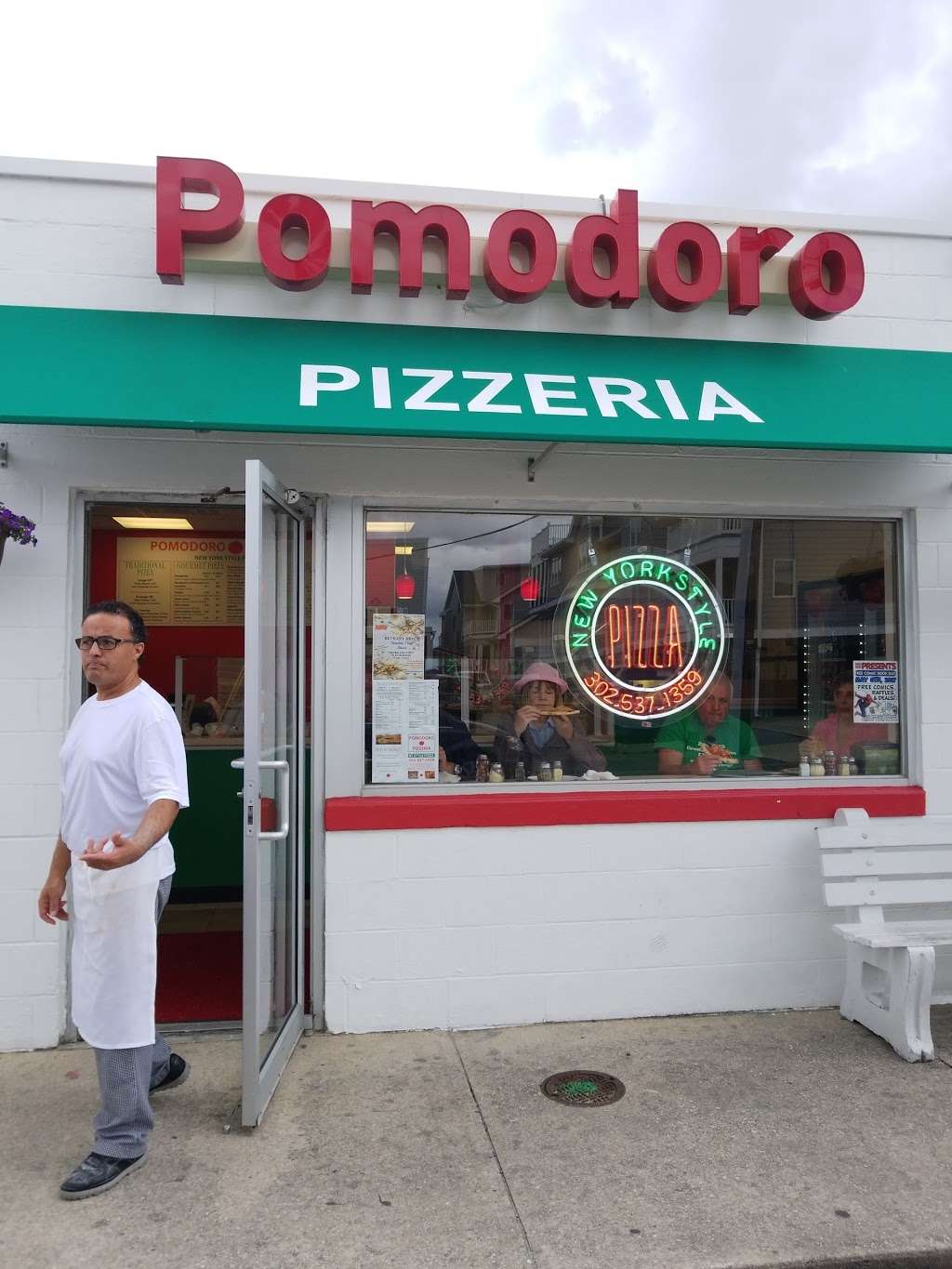 Pomodoro Pizzeria | 101 Garfield Pkwy, Bethany Beach, DE 19930, USA | Phone: (302) 537-1359