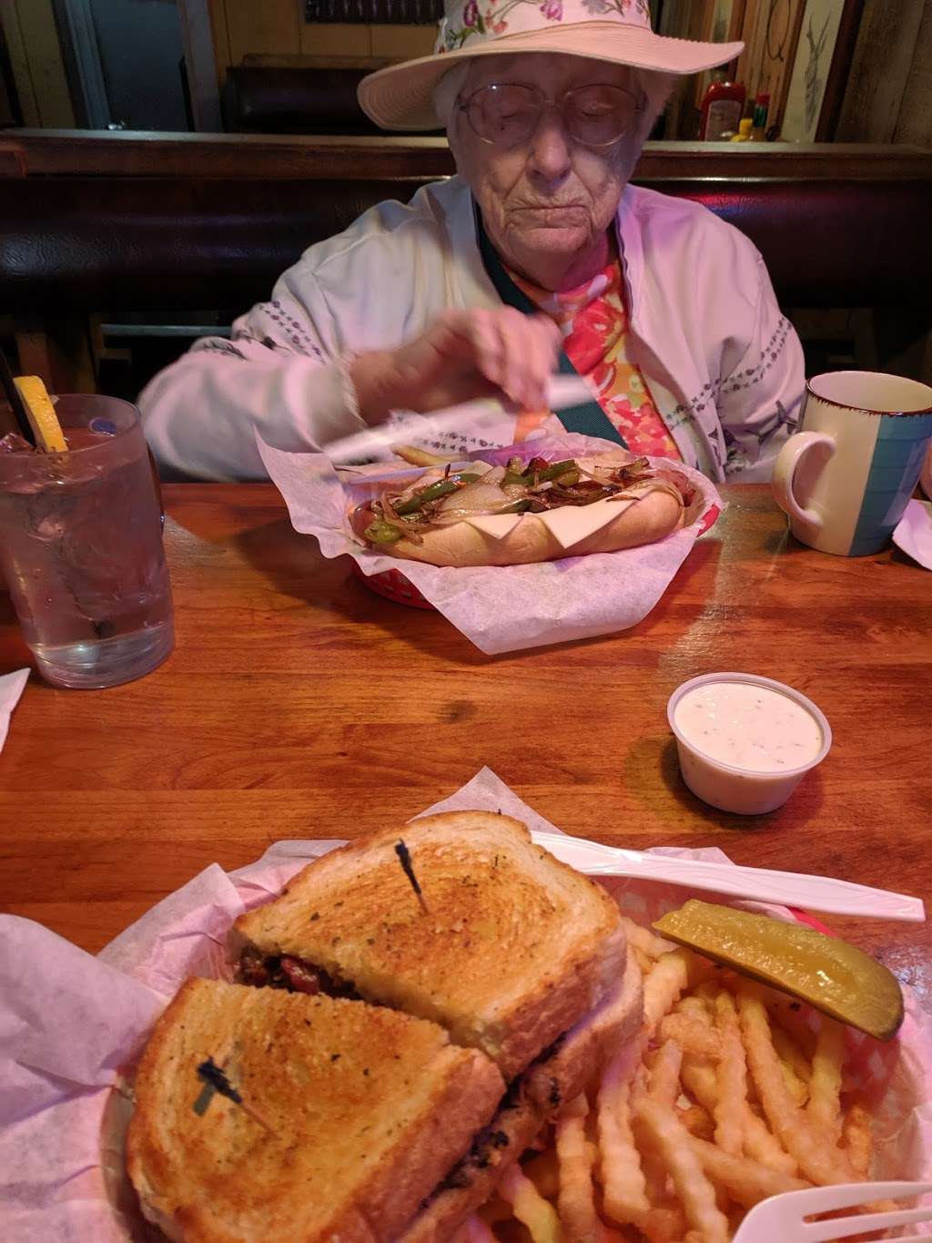 Q Bar and Grill | 6750 W Olive Ave #102, Peoria, AZ 85345, USA | Phone: (623) 979-9333