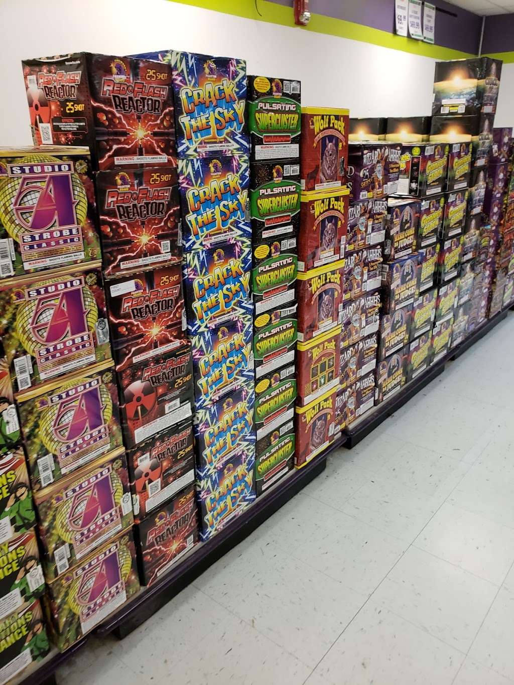 Phantom Fireworks of Delaware Watergap | 119 Broad St, Delaware Water Gap, PA 18327, USA | Phone: (570) 421-1121