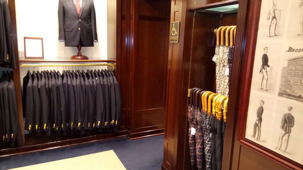 Brooks Brothers | 987 Boston Post Rd, Darien, CT 06820, USA | Phone: (203) 656-1825