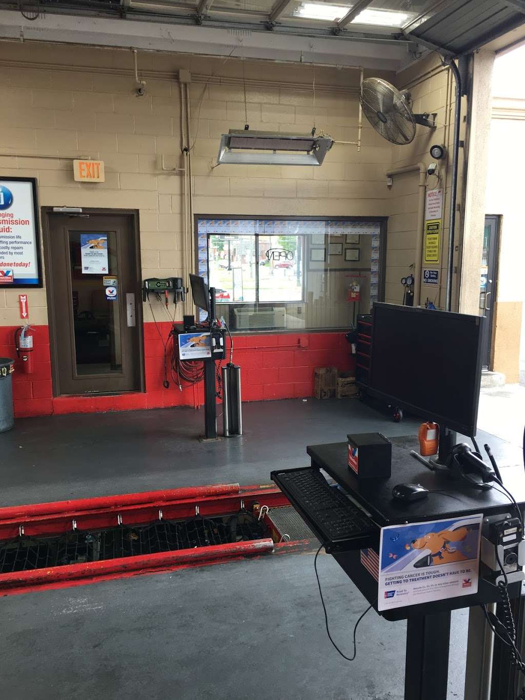 Valvoline Instant Oil Change | 237 S Black Horse Pike, Mt Ephraim, NJ 08059, USA | Phone: (856) 933-1122