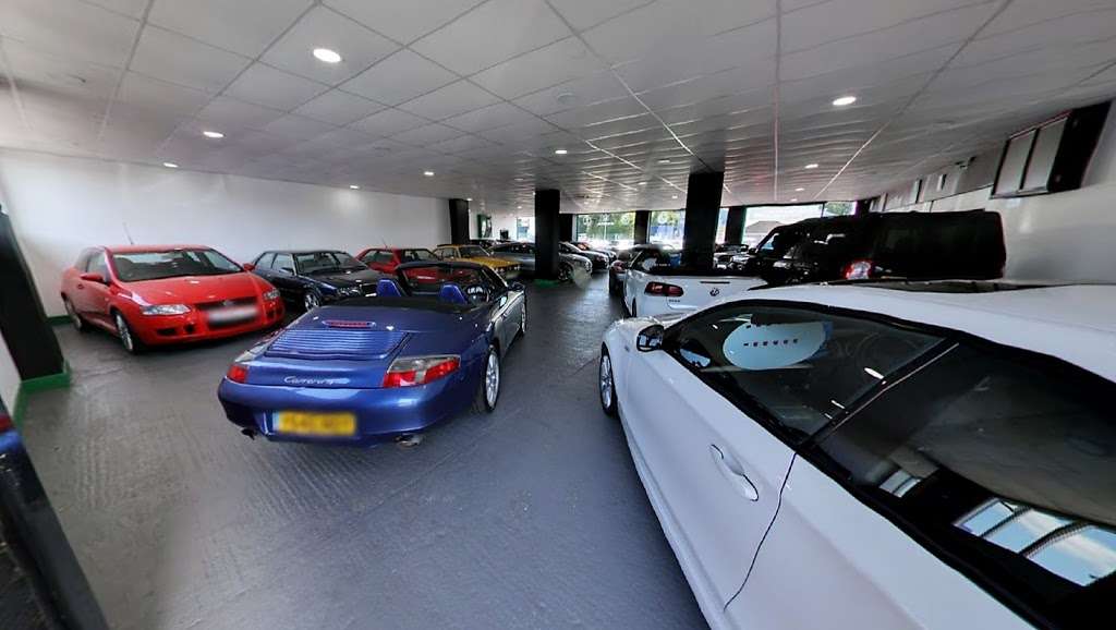 Hamlet Cars | 18A Burrowfield, Welwyn Garden City AL7 4SR, UK | Phone: 01707 333345