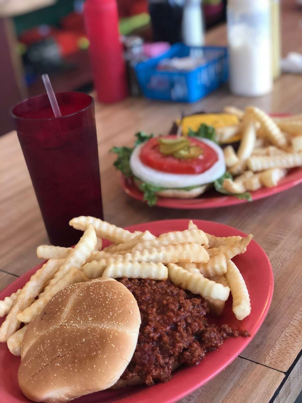 Ducks Dam Diner | 9685 Southeast Highway 464C, Ocklawaha, FL 32179 | Phone: (352) 288-8332