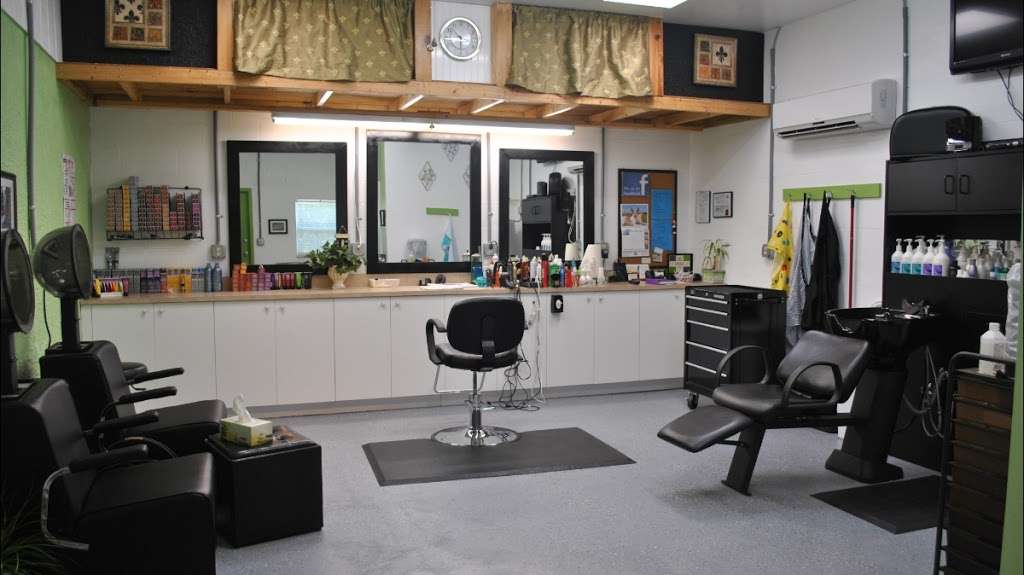 Nicoles Hair Shop in the Groves | 4230 Tangerine St, Cocoa, FL 32926, USA | Phone: (321) 431-5197