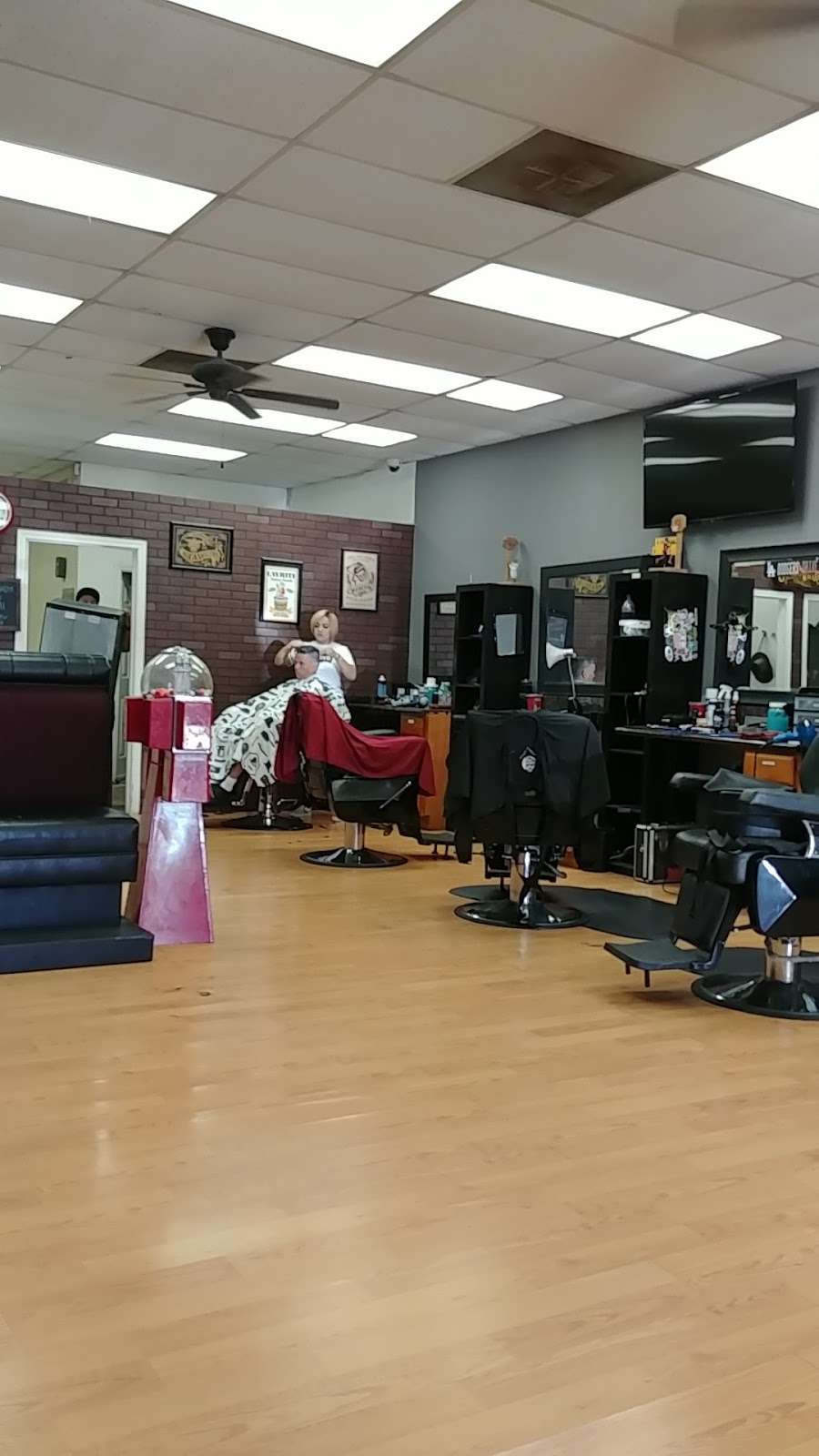 Barber Stop Barber Shop | 8945 Limonite Ave, Riverside, CA 92509, USA | Phone: (951) 727-0100