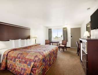 Days Inn by Wyndham Oceanside | 1501 Carmelo Dr, Oceanside, CA 92054, USA | Phone: (760) 429-7003