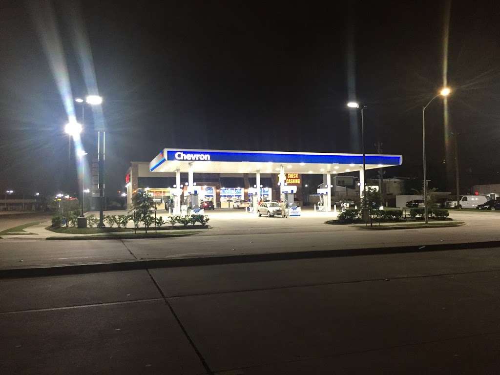 Chevron | 6601 De Moss Dr, Houston, TX 77036, USA