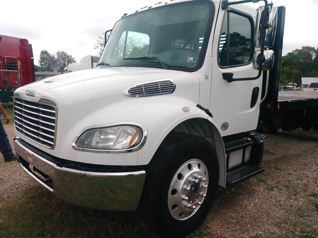 LG Trucks And Auto Sales | 12000 Hempstead Hwy, Houston, TX 77092, USA | Phone: (713) 827-1200