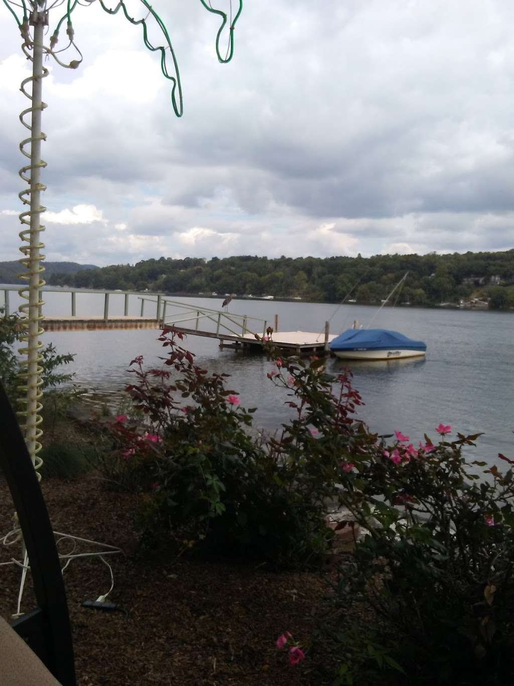 Brookfield Bay Marina | 476 Candlewood Lake Rd, Brookfield, CT 06804, USA | Phone: (203) 740-2628