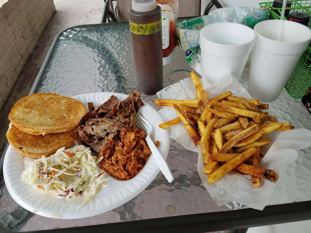 Hog Wild Catering & BBQ | 507 W King St, East Berlin, PA 17316, USA | Phone: (717) 259-6203