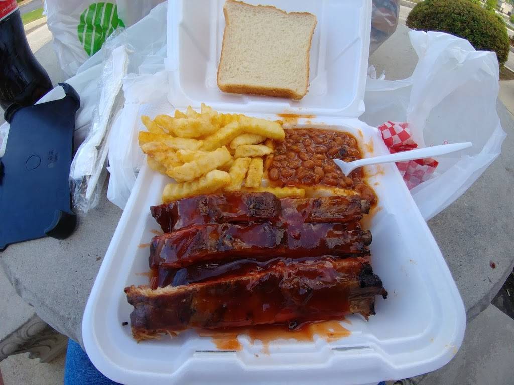 Costas Famous Bar-B-Que LLC | 215 Lakeshore Pkwy, Birmingham, AL 35209, USA | Phone: (205) 263-0145