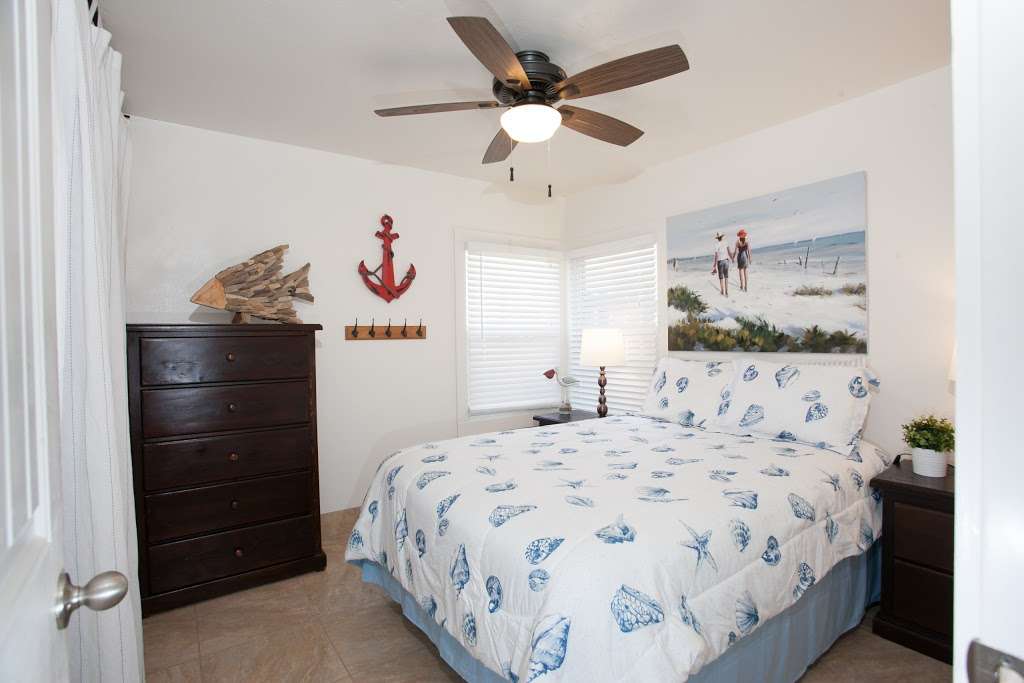 Lands End Vacation Rentals | 308 S The Strand, Oceanside, CA 92054, USA | Phone: (760) 721-8000