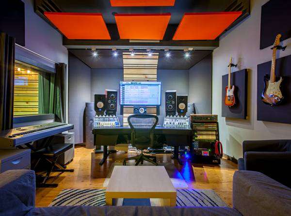 Foreword Productions | 3391 Robertson Pl, Los Angeles, CA 90034, USA | Phone: (310) 853-9124