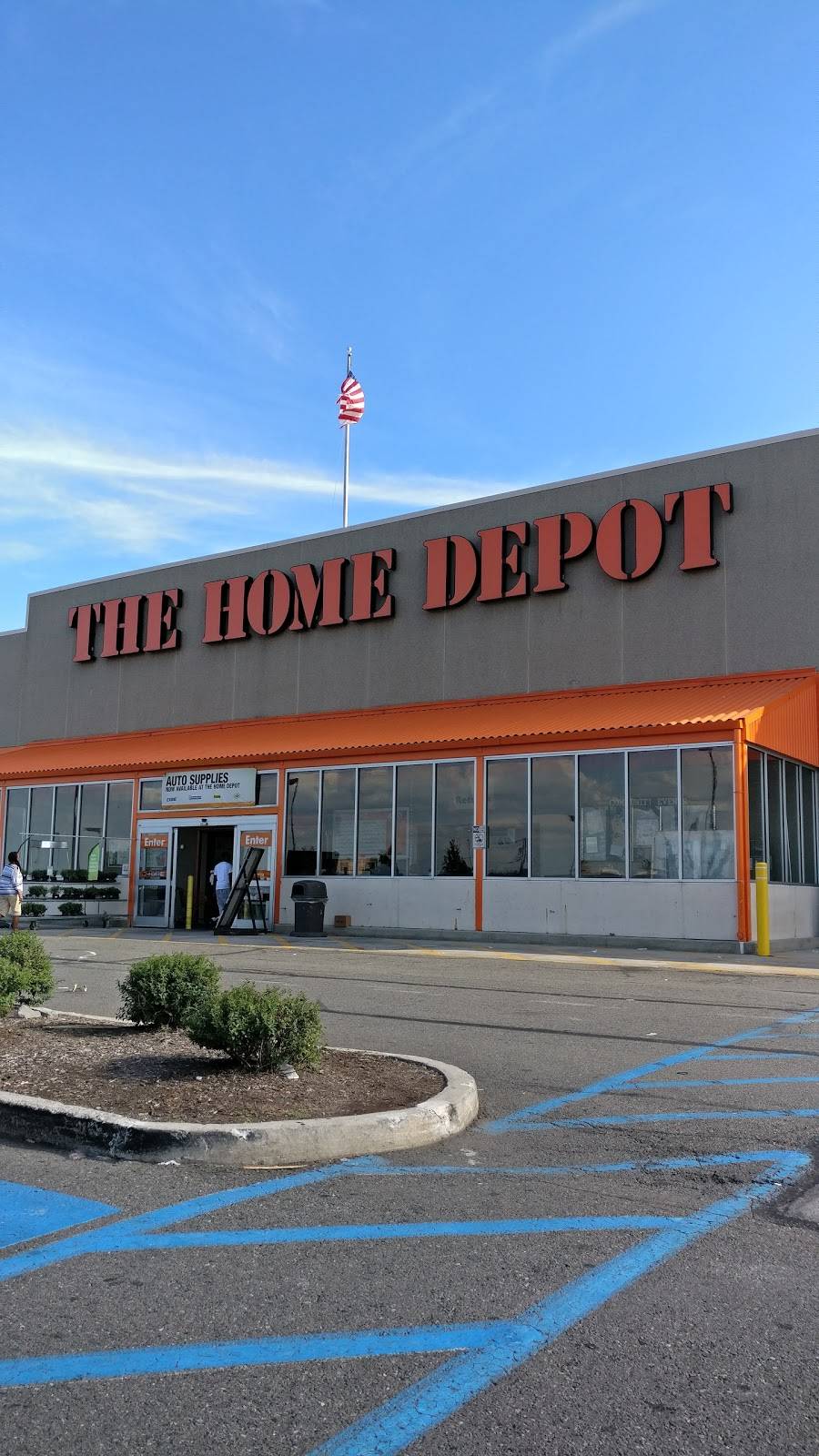 The Home Depot | 399-443 Springfield Ave, Newark, NJ 07103, USA | Phone: (973) 848-0600