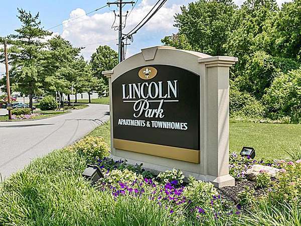 Lincoln Park Apartments & Townhomes | 1342B W Wyomissing Blvd, West Lawn, PA 19609, USA | Phone: (610) 816-0757