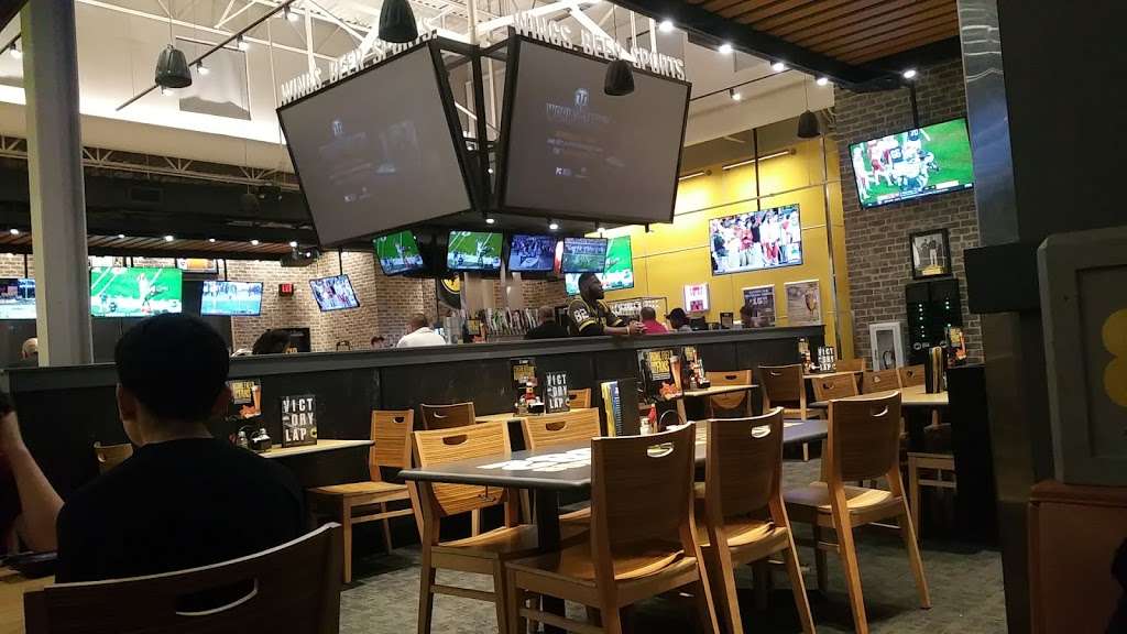 Buffalo Wild Wings | 15800 North Fwy, Houston, TX 77090 | Phone: (281) 443-0760