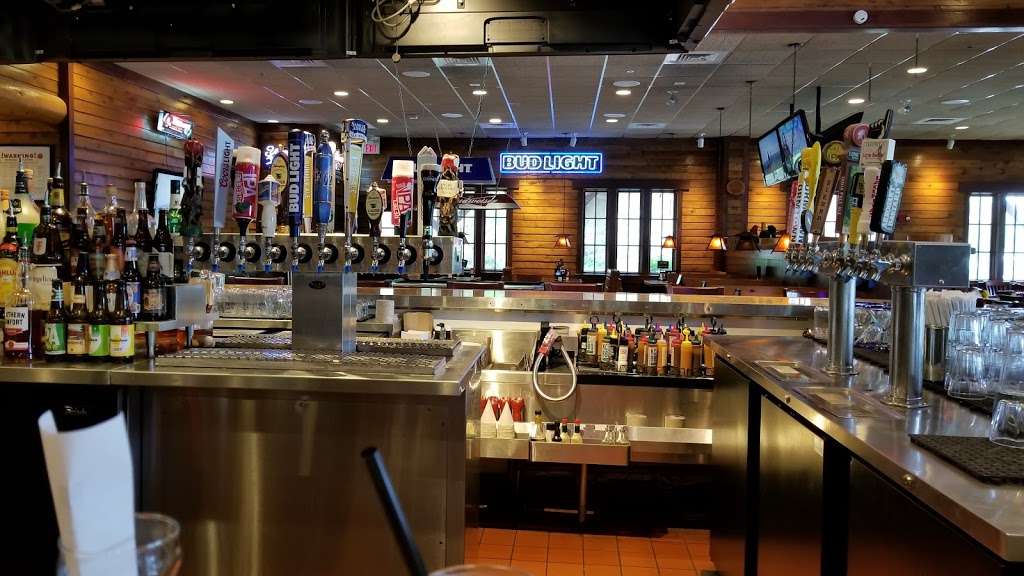 Smokey Bones Bar & Fire Grill | 1023 County Rd, Taunton, MA 02780, USA | Phone: (508) 884-9566