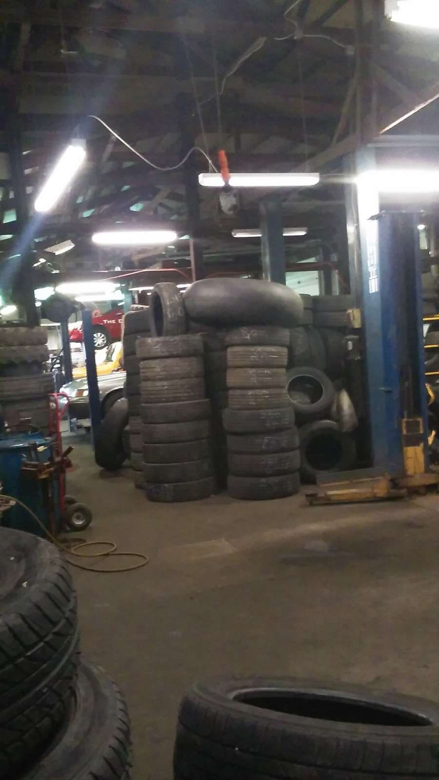 Don Miller Tire | Photo 4 of 4 | Address: 1624 Ohio Ave, Anderson, IN 46016, USA | Phone: (765) 644-6621