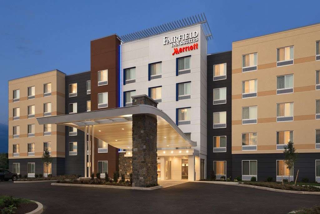 Fairfield Inn & Suites by Marriott Lancaster East at The Outlets | 2270 Lincoln Hwy E, Lancaster, PA 17602, USA | Phone: (717) 295-9100