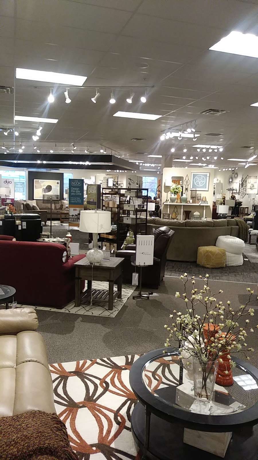 La-Z-Boy Home Furnishings & Décor | 101 Ironlake Blvd, Exton, PA 19341 | Phone: (610) 363-7473