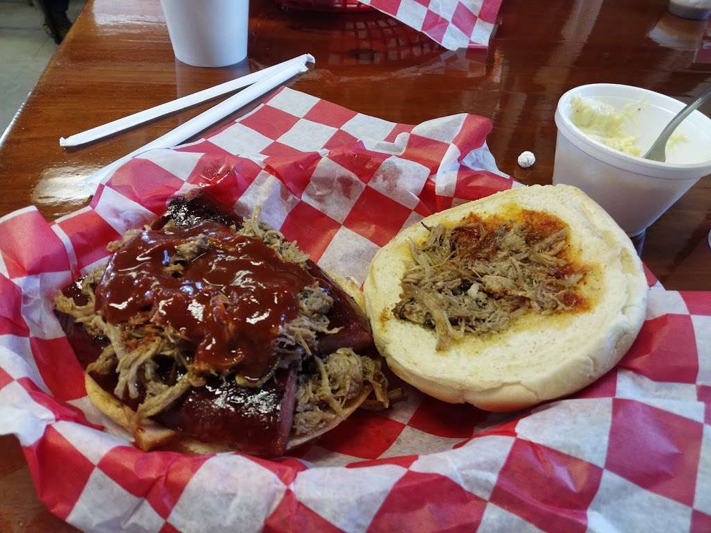 Leroys BBQ | 8998, 203 E Franklin St, Pomona, KS 66076, USA | Phone: (785) 566-3833