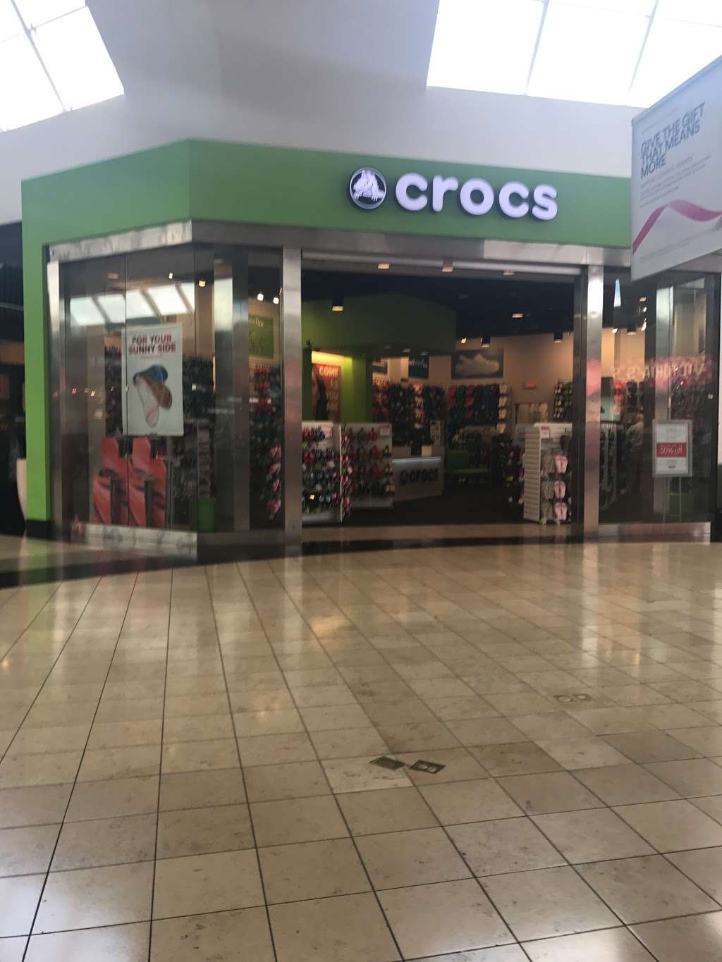 Crocs | 1455 NW 107th Ave, Miami, FL 33172, USA | Phone: (305) 470-1153