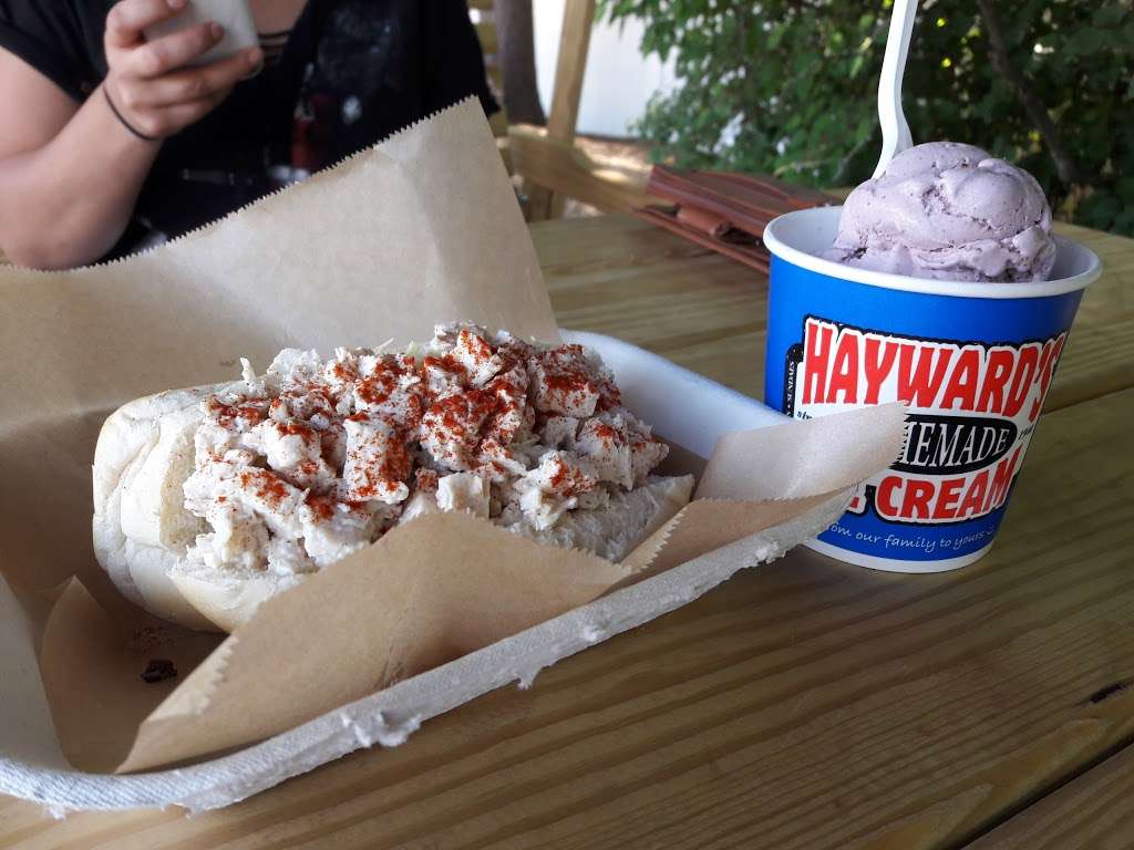 Haywards Ice Cream | 7 Daniel Webster Hwy, Nashua, NH 03060, USA | Phone: (603) 888-4663