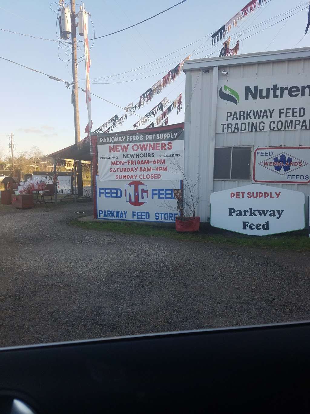Parkway Feed & Pet Supply | 8221 C E King Pkwy, Houston, TX 77044, USA | Phone: (281) 458-8108