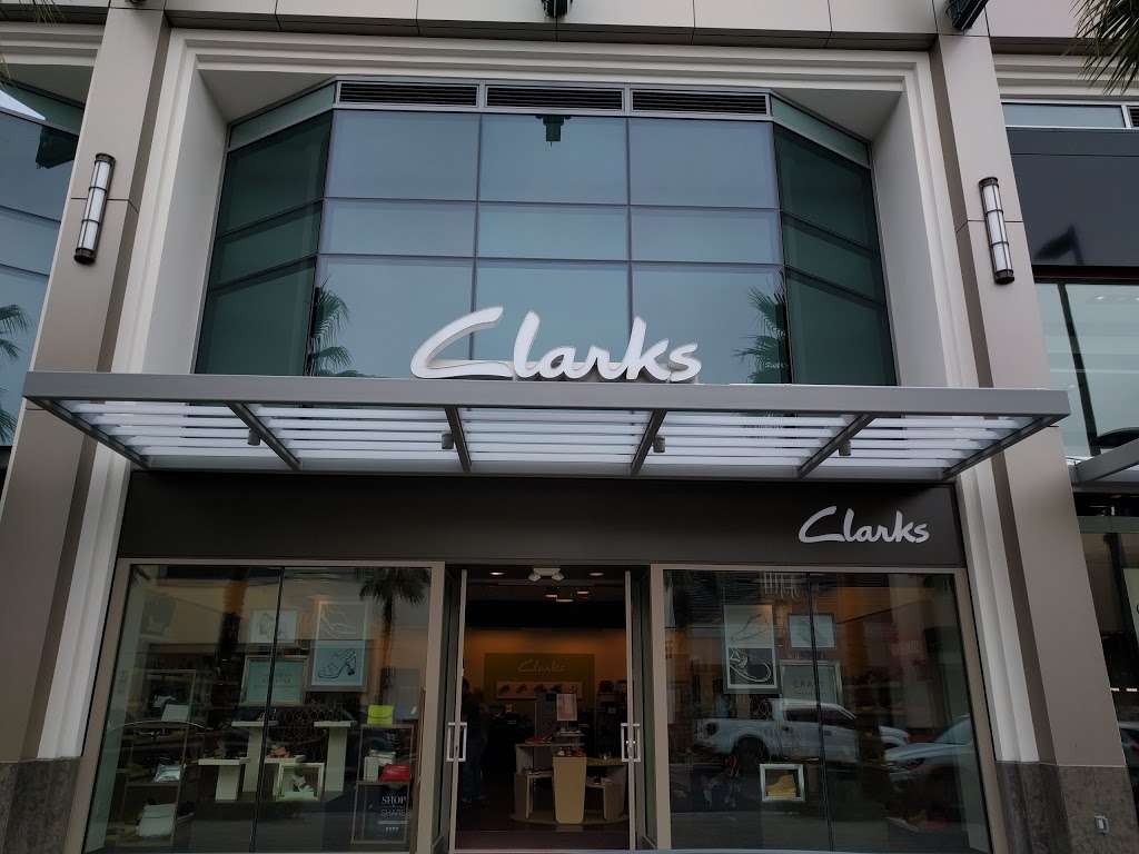 clarks shoe store nearby