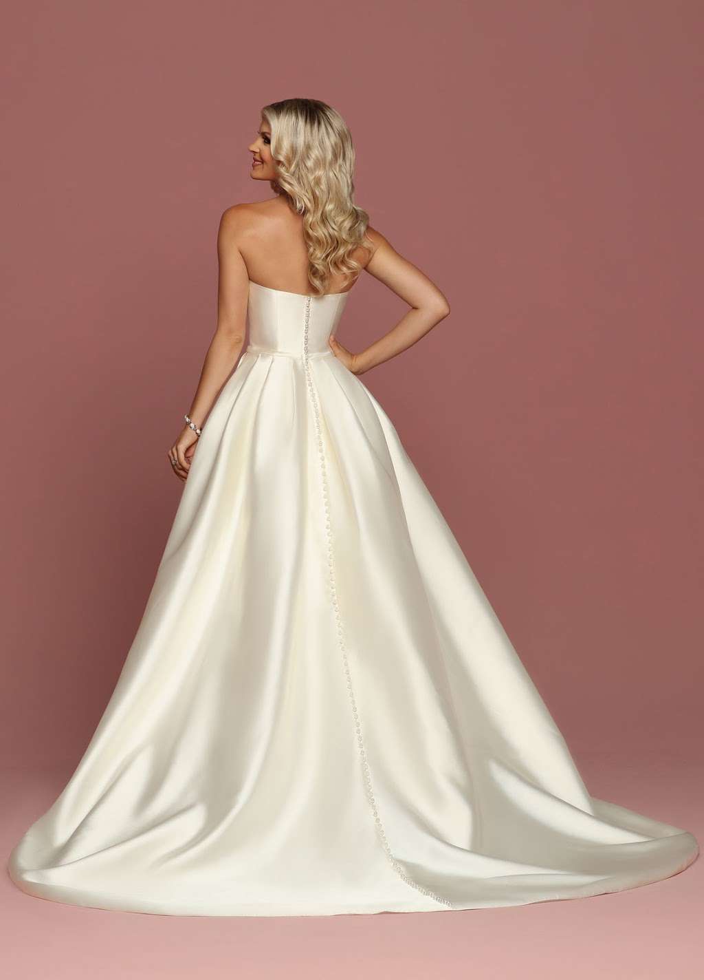 DaVinci Bridal | 11100 W Airport Blvd #3014, Stafford, TX 77477, USA | Phone: (832) 947-2025