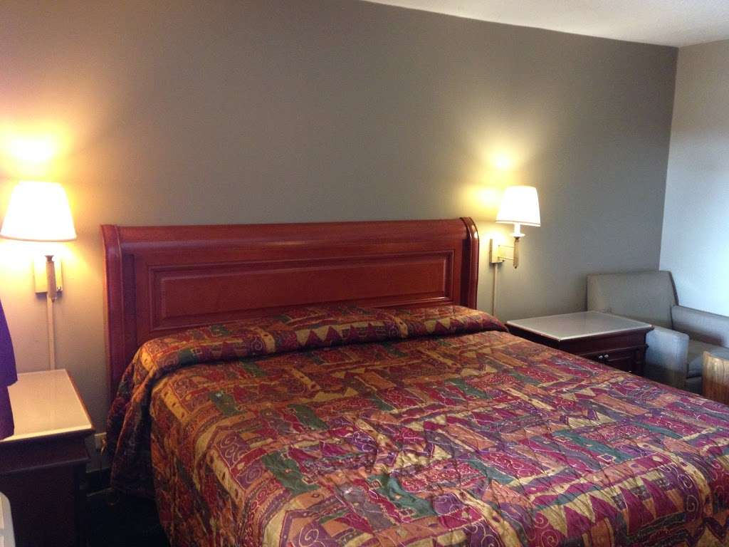 Budget Inn | 8450 S Cicero Ave, Burbank, IL 60459 | Phone: (708) 499-4111