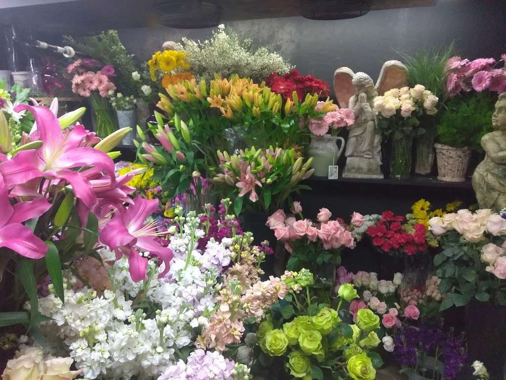 Vasquez Flowers | 1975 Potrero Grande Dr # F, Monterey Park, CA 91755, USA | Phone: (626) 571-6461