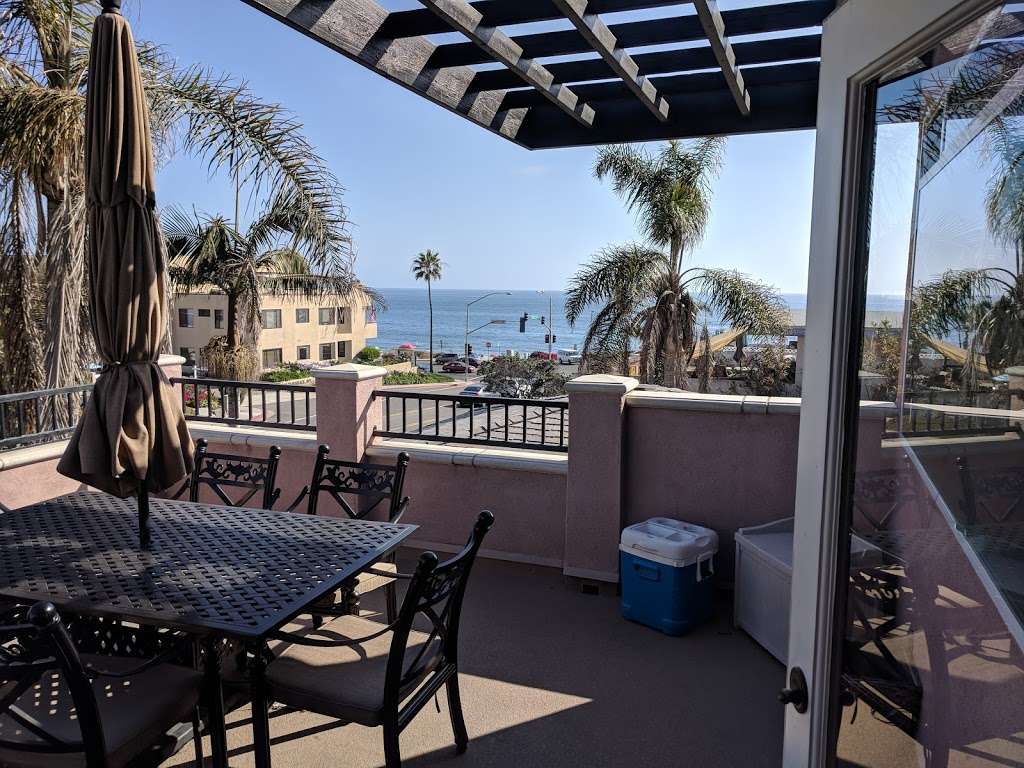 #150 - Coastal Beauty Three-Bedroom Holiday Home | 150 Tamarack Ave, Carlsbad, CA 92008, USA | Phone: (636) 736-4460