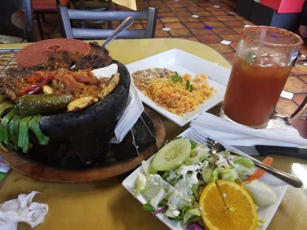 Little Mexico Restaurant | 1923 W Whittier Blvd, Montebello, CA 90640, USA | Phone: (323) 721-7310