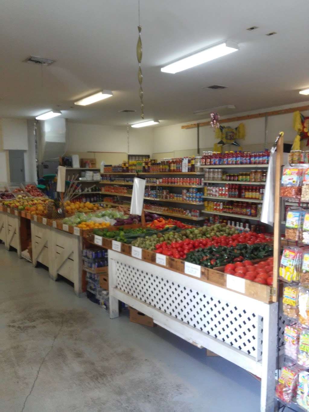 Ernestos Produce | 650 NW 16th St, Belle Glade, FL 33430, USA | Phone: (561) 996-6005