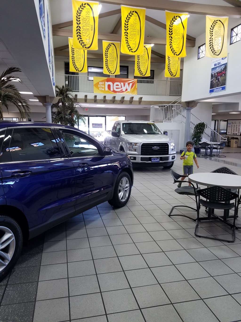 Santa Margarita Ford | 30031 Santa Margarita Pkwy, Rancho Santa Margarita, CA 92688 | Phone: (949) 459-6800