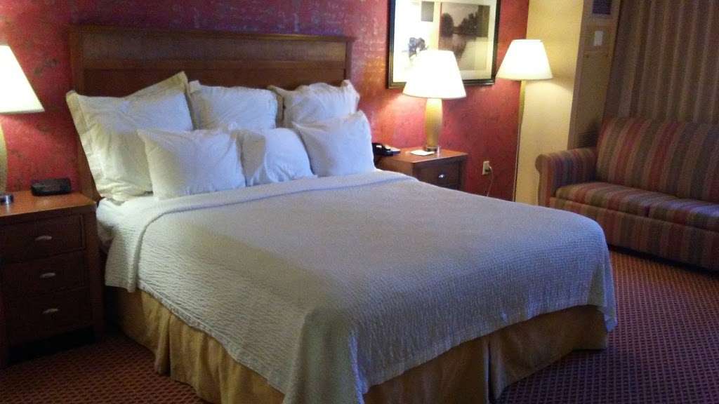 The Hotel ML | 915 NJ-73, Mt Laurel Township, NJ 08054, USA | Phone: (856) 234-7300