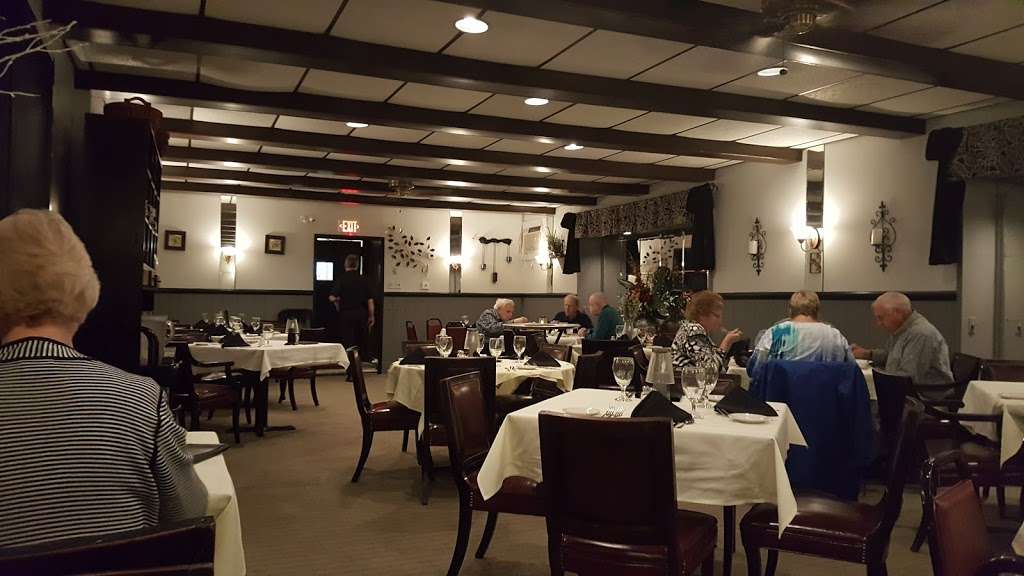 Century House Restaurant | 2790 Bethlehem Pike, Hatfield, PA 19440, USA | Phone: (215) 822-0139