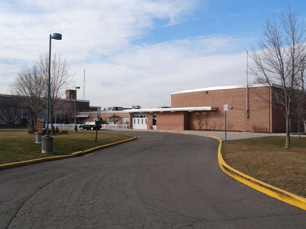 West Rocks Middle School | 81 W Rocks Rd, Norwalk, CT 06851 | Phone: (203) 899-2970